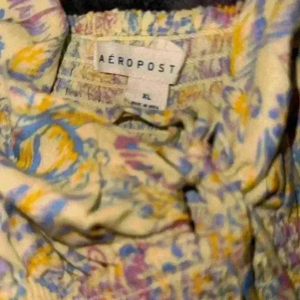 Aeropostale Yellow Floral Crop Top - Picture 3 of 3